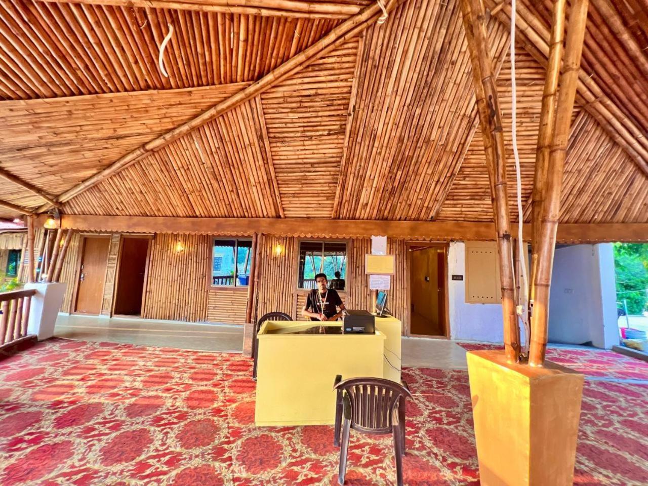 La Pahi Palace- Banquet And Resort Sakri East Exterior foto